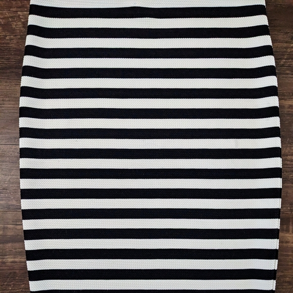 Necessary Objects Black White Pencil Skirt - Picture 6 of 9